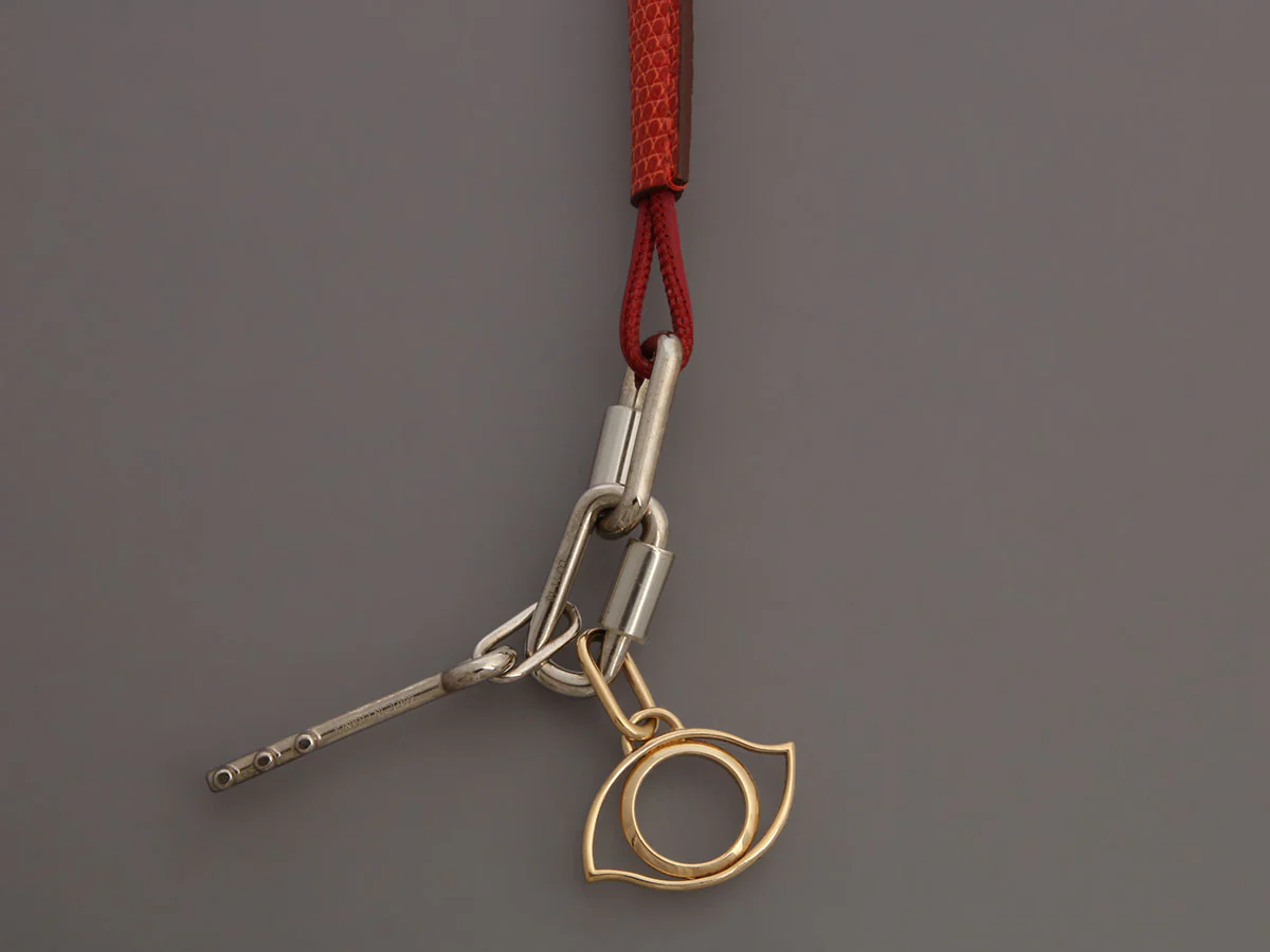 Hermès Red Leather and Lizard Curiosite Charm Pendant Necklace - Image 3