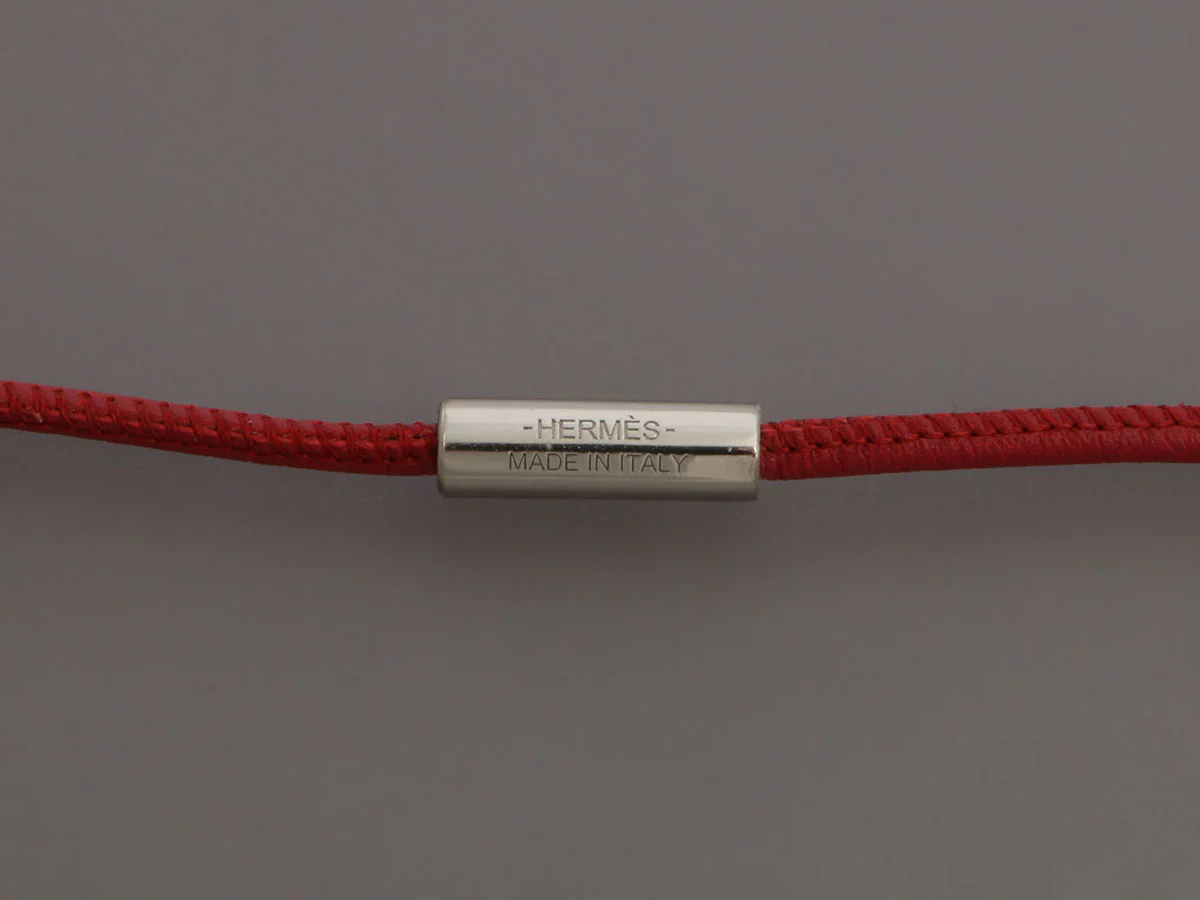 Hermès Red Leather and Lizard Curiosite Charm Pendant Necklace - Image 5