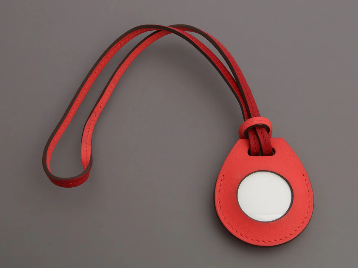 Hermès Rose Texas and Rouge Piment Swift Apple AirTag Bag Charm - Image 4