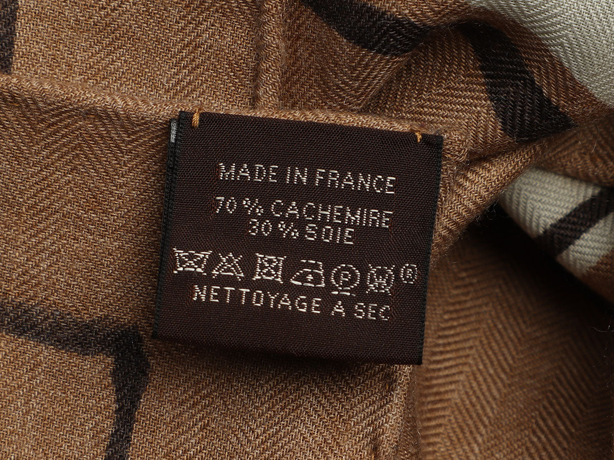 Hermès Libre Comme Pegase Cashmere Silk Shawl 140cm - Image 4