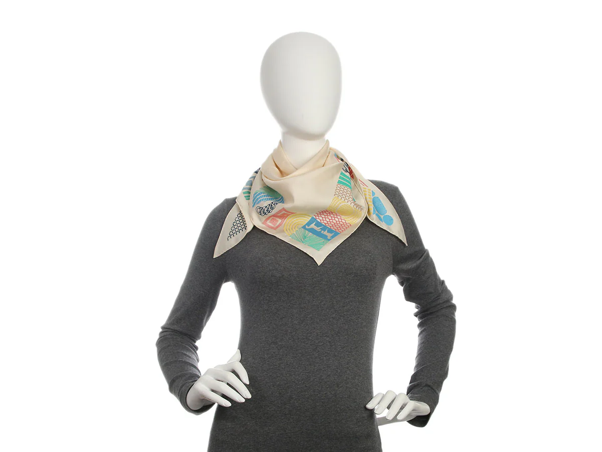 Hermès Liste au Bloc Embroidered Triangle Silk Scarf - Image 5