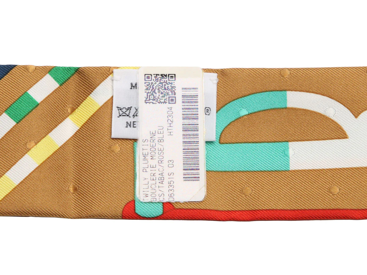 Hermès Limited Edition Bouclerie Moderne Plumetis Silk Twilly - Image 3