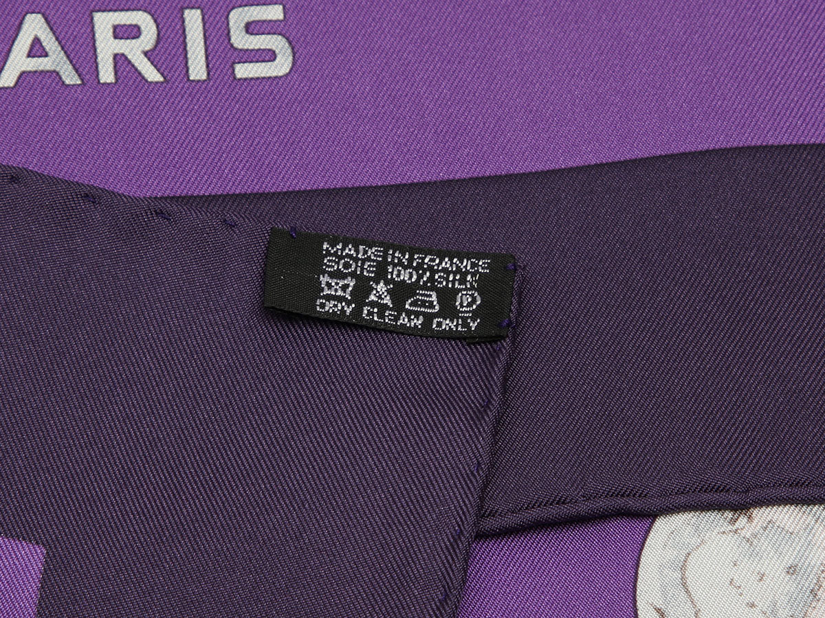 Hermès Boutons de Venerie Silk Scarf 90cm - Image 4