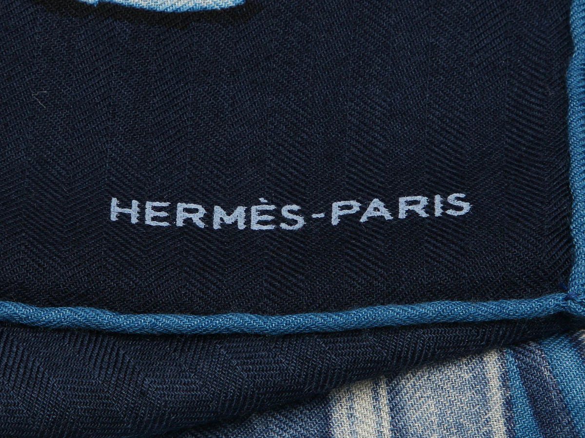 Hermès Grand Carrosse Royal Cashmere Silk Shawl 100cm - Image 2