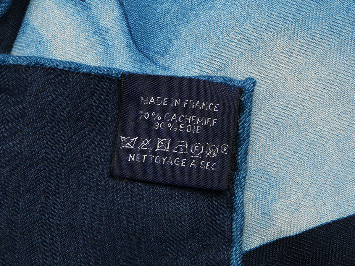 Hermès Grand Carrosse Royal Cashmere Silk Shawl 100cm - Image 3
