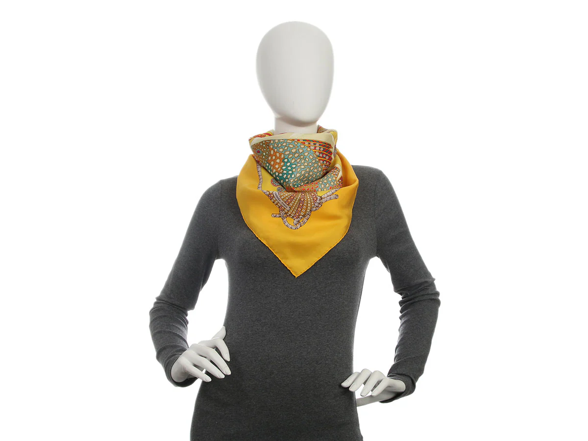 Hermès Grands Fonds Fish Silk Scarf 90cm - Image 5
