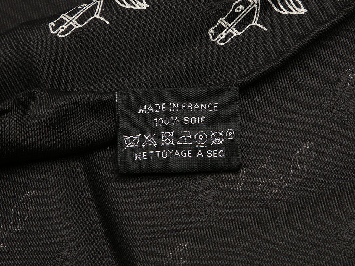 Hermès Black Silk Jacquard Losange Scarf - Image 2