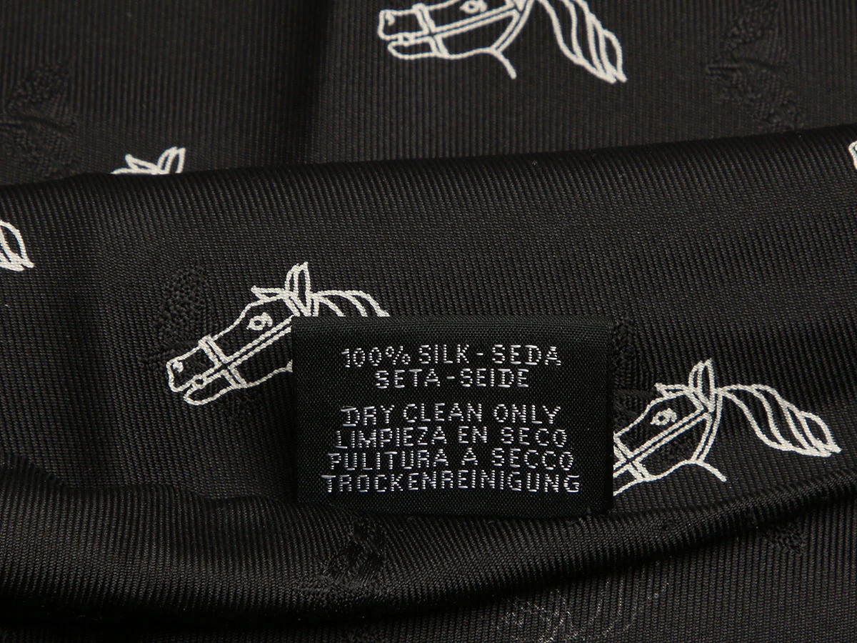 Hermès Black Silk Jacquard Losange Scarf - Image 3