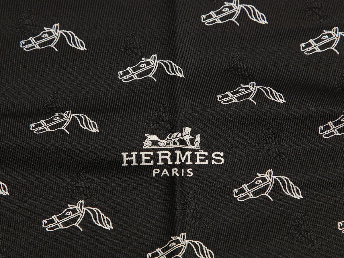 Hermès Black Silk Jacquard Losange Scarf - Image 4