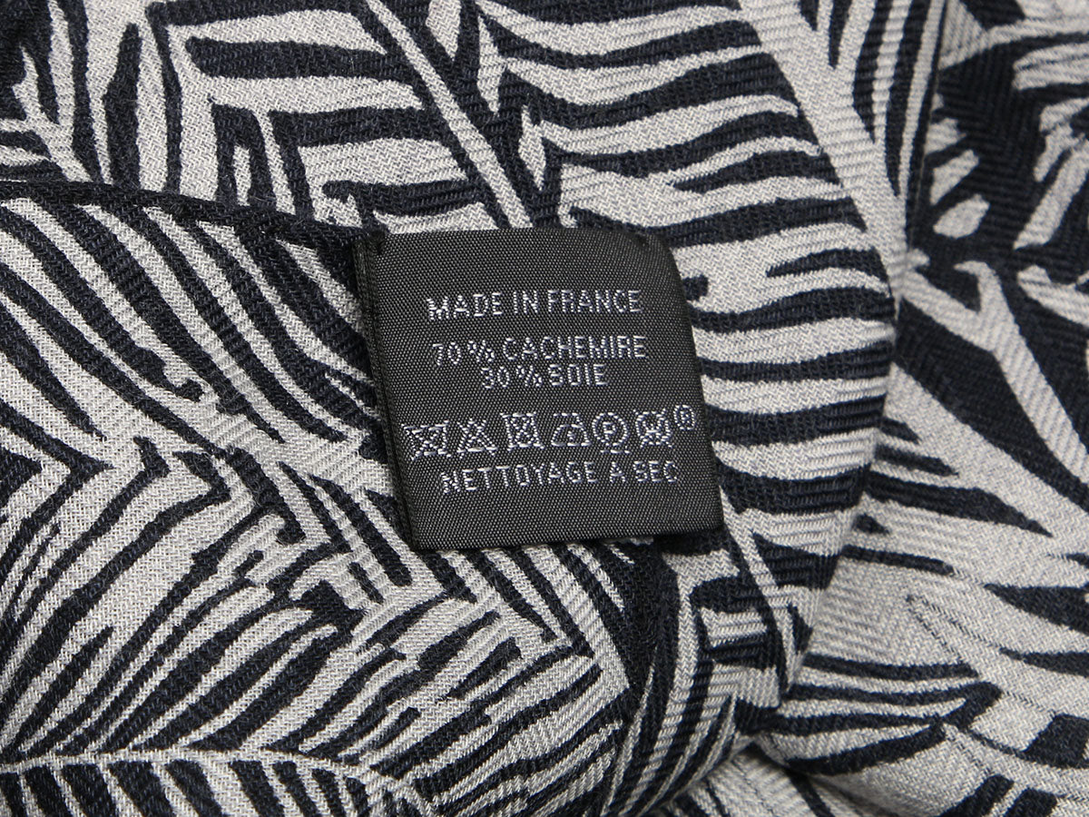 Hermès Jaguar Quetzal Cashmere Silk Shawl 140cm - Image 3