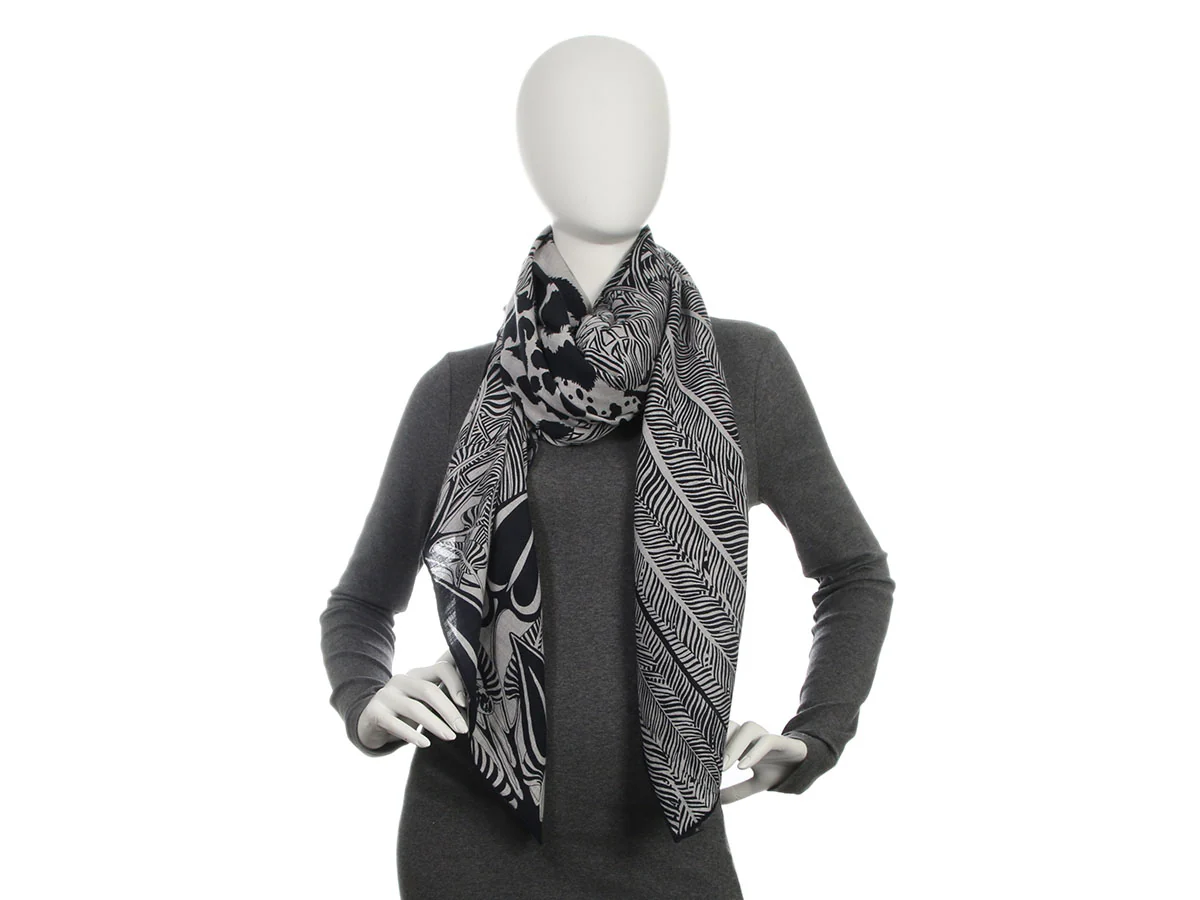 Hermès Jaguar Quetzal Cashmere Silk Shawl 140cm - Image 4