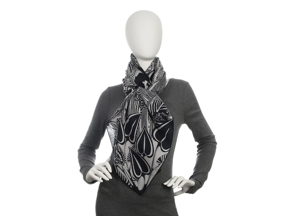 Hermès Jaguar Quetzal Cashmere Silk Shawl 140cm - Image 5