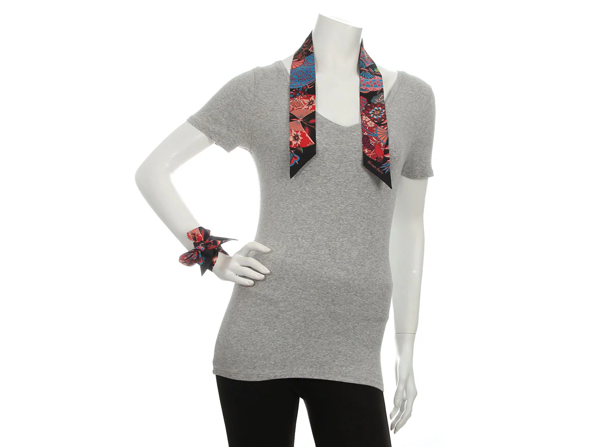 Hermès Fleurs et Papillons de Tissus Silk Twilly Pair - Image 4