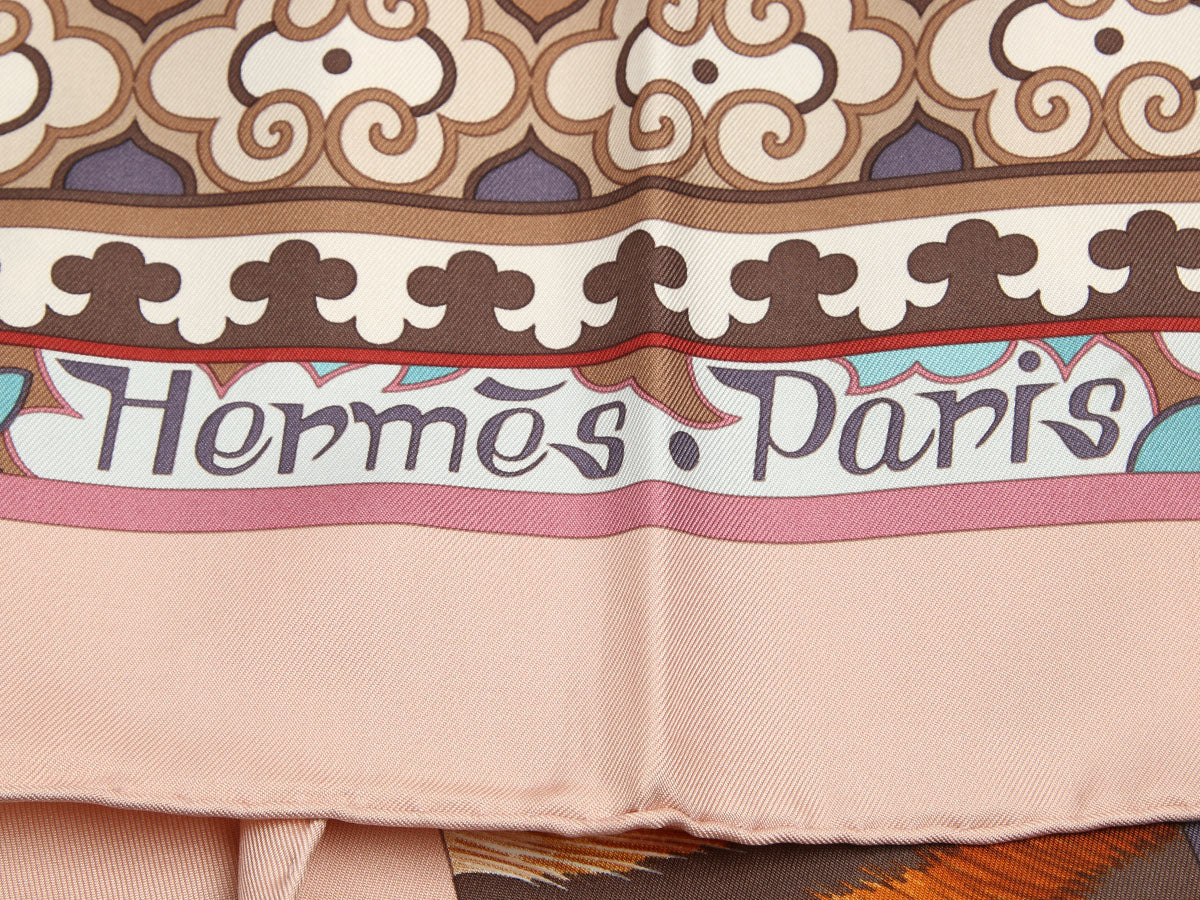 Hermès Les Femmes aux Semelles de Vent Silk Scarf 90cm - Image 2