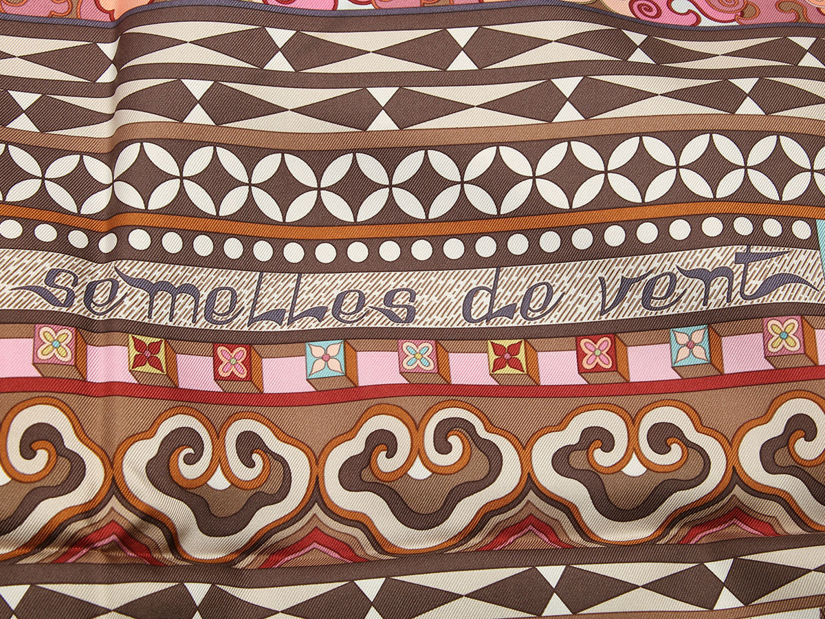 Hermès Les Femmes aux Semelles de Vent Silk Scarf 90cm - Image 4