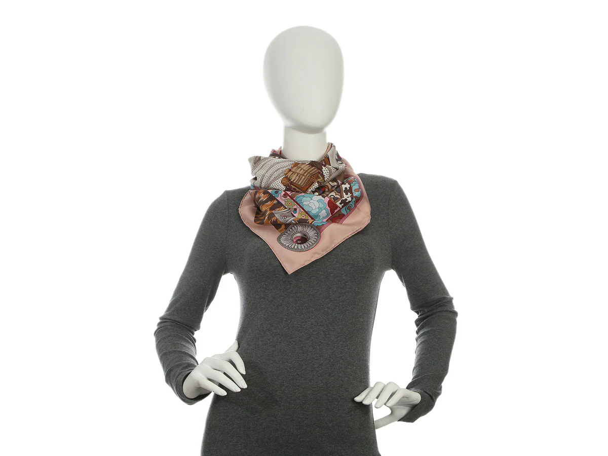 Hermès Les Femmes aux Semelles de Vent Silk Scarf 90cm - Image 7