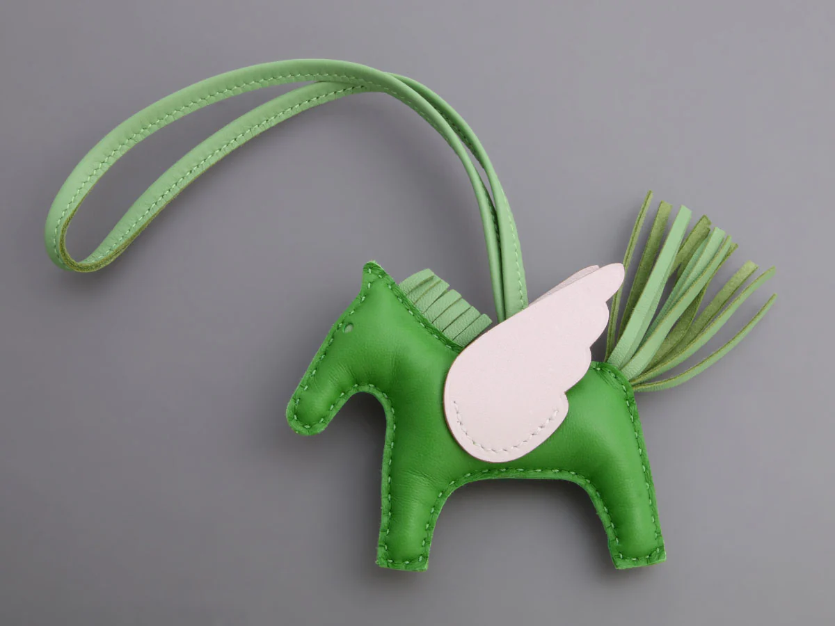 Hermès Vert Yucca Lambskin Rodeo Pégase PM - Image 3