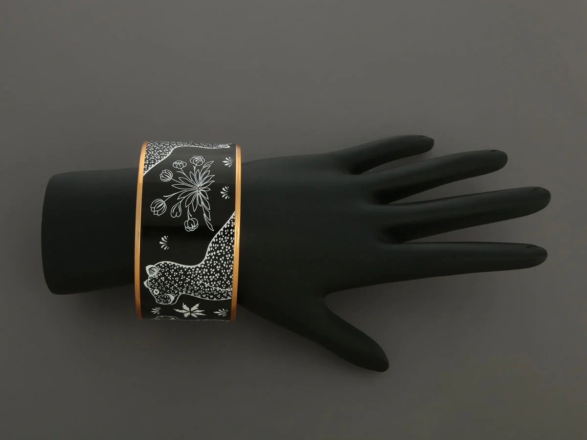 Hermès Extra Wide Les Léopards Enamel Bangle - Image 5