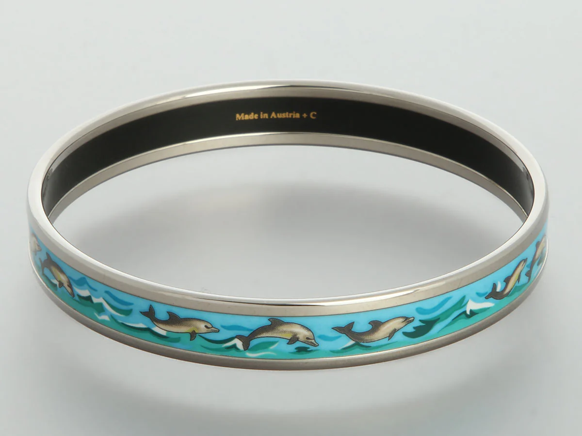 Hermès Narrow Enamel Dolphins Bangle - Image 4