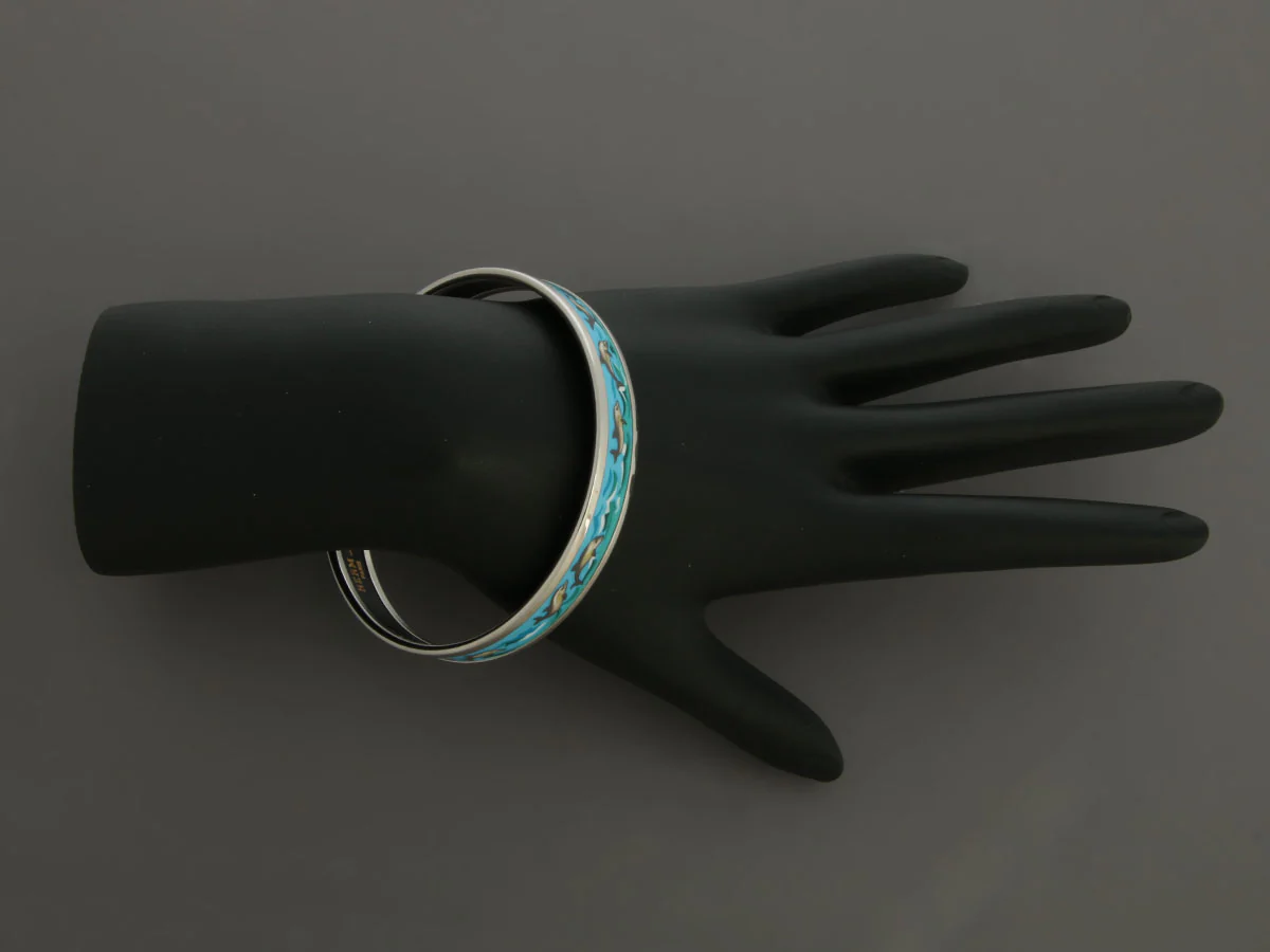 Hermès Narrow Enamel Dolphins Bangle - Image 5