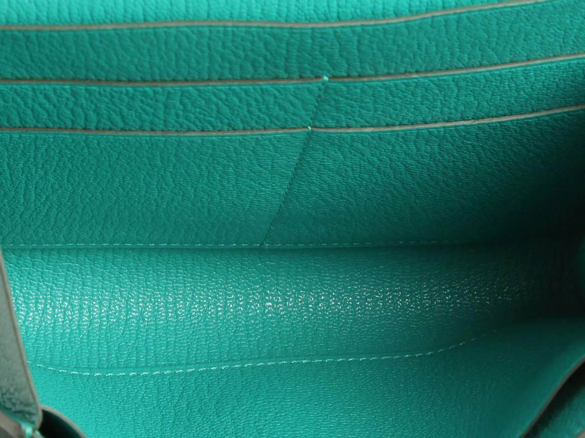 Hermès Green Chèvre Clic 16 Crossbody - Image 9
