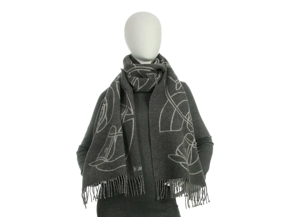 Hermès Gray Horse Head Reversible Cashmere Stole - Image 4