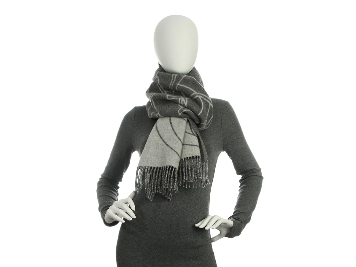 Hermès Gray Horse Head Reversible Cashmere Stole - Image 5