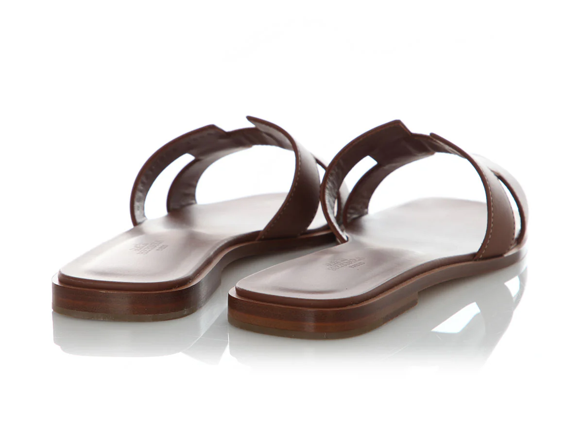 Hermès Gold Calfskin Oran Sandals - Image 4