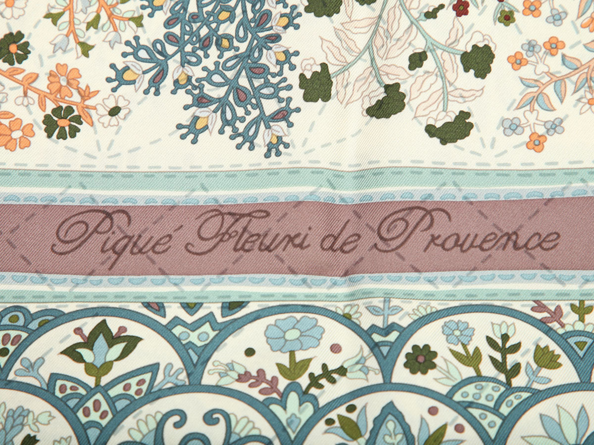 Hermès Pique Fleuri de Provence Silk Scarf 90cm - Image 3
