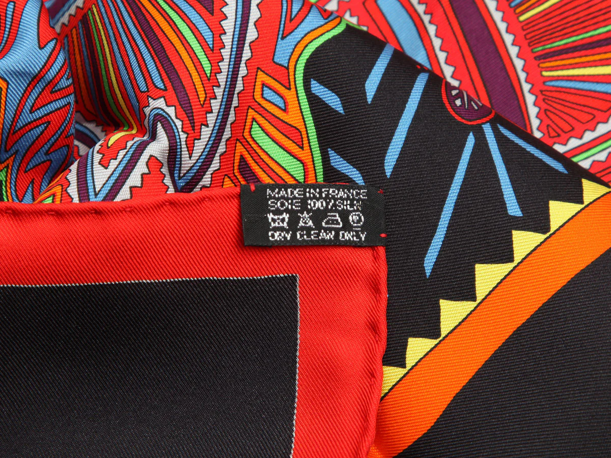 Hermès Légende Kuna Peuple de Panama Silk Scarf 90cm - Image 4