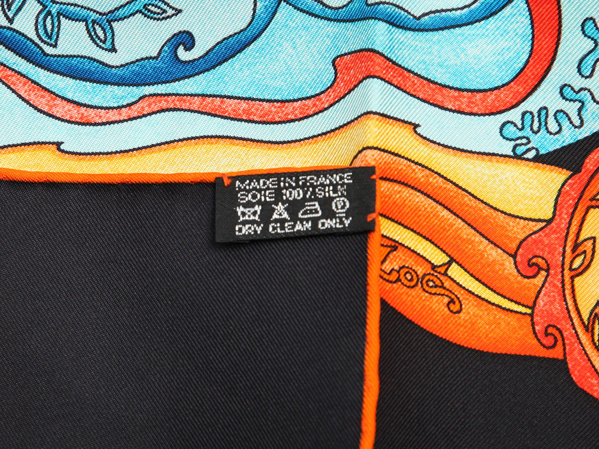Hermès De Tout Coeur Silk Scarf 90cm - Image 4