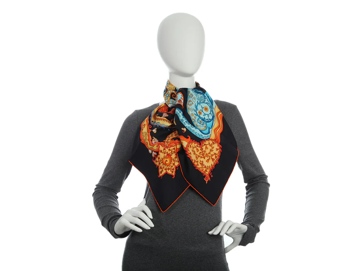 Hermès De Tout Coeur Silk Scarf 90cm - Image 6