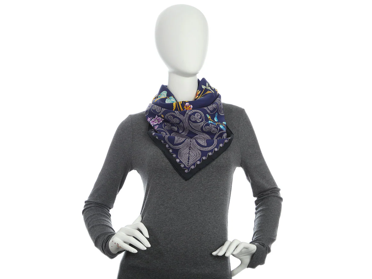 Hermès Arabesques Silk Scarf 90cm - Image 5