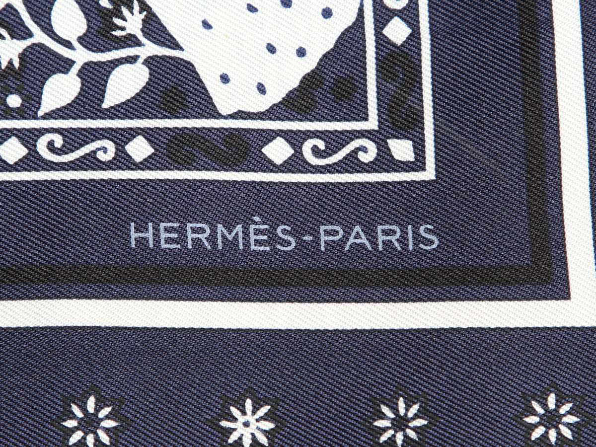 Hermès Peuple du Vent Silk Bandana Scarf 55cm - Image 2