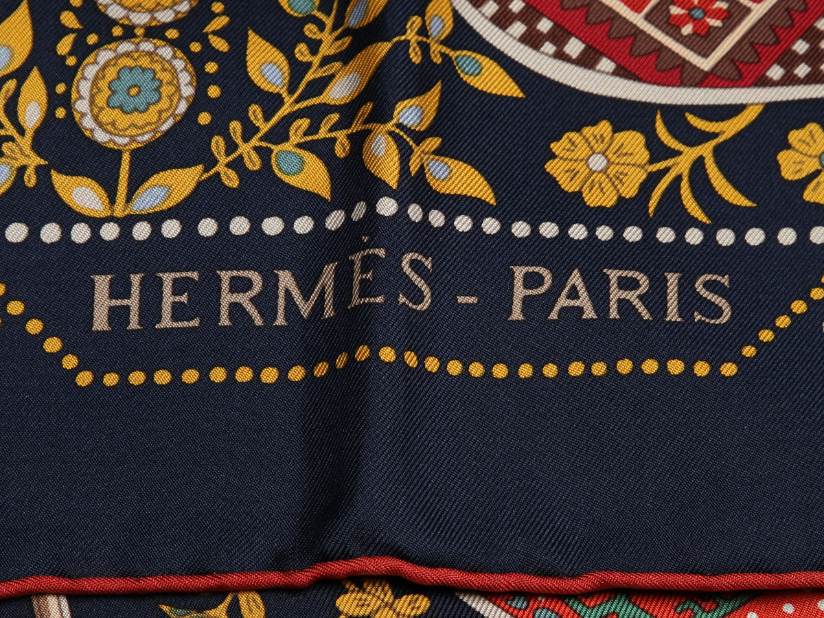 Hermès L'Arbre de Vie Silk Scarf 90cm - Image 3