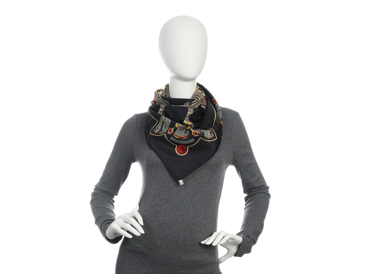 Hermès Scarabées et Pectoraux Silk Scarf 90cm - Image 4