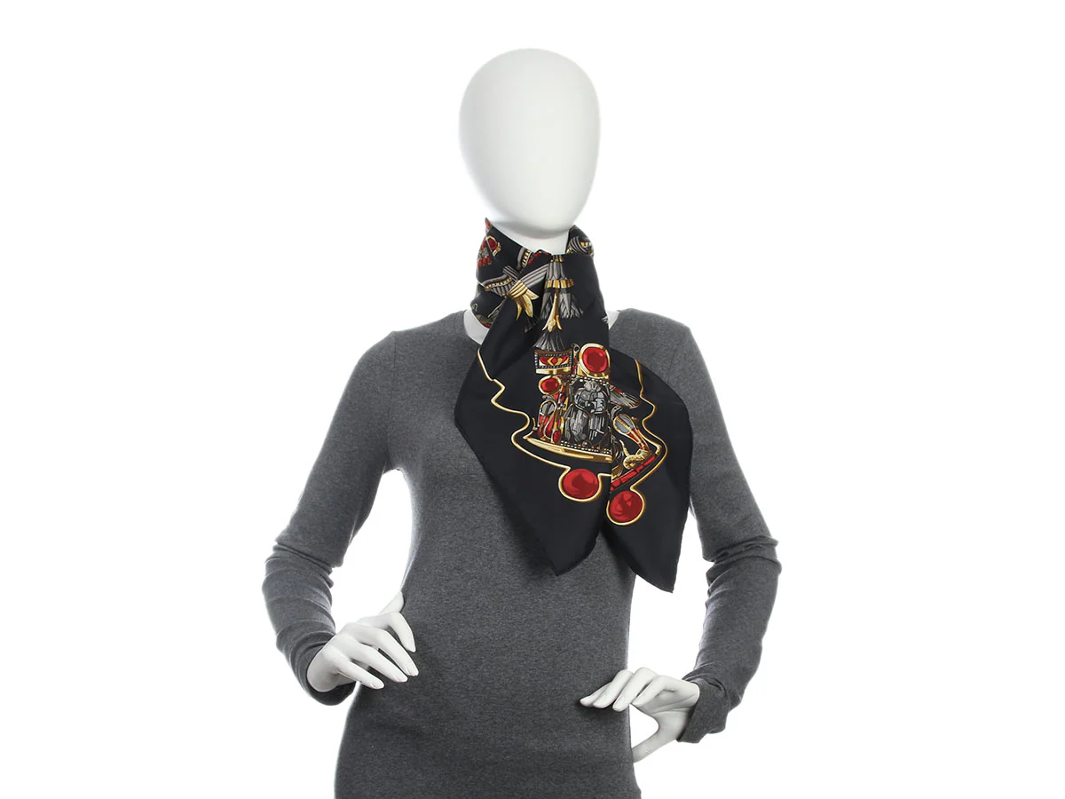 Hermès Scarabées et Pectoraux Silk Scarf 90cm - Image 5