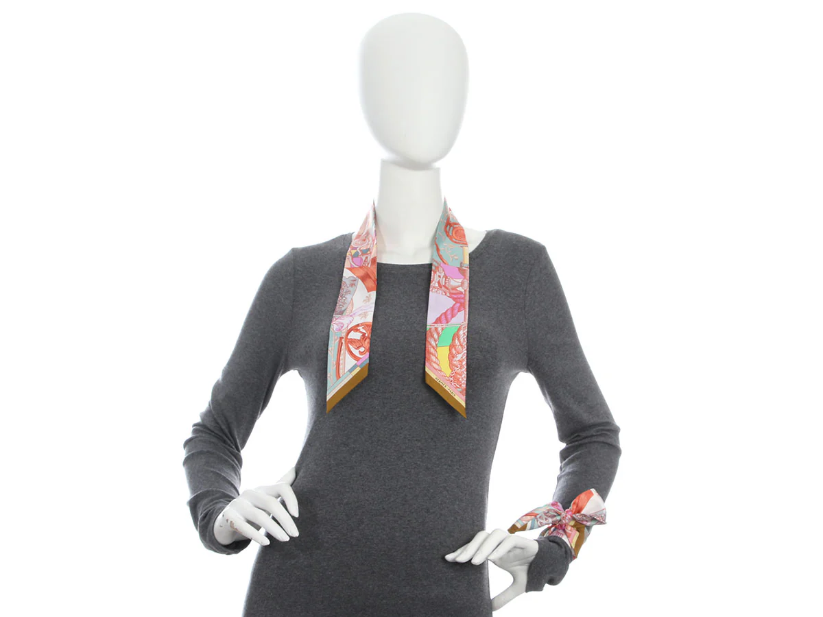Hermès Cavalleria d'Etriers Silk Twilly Pair - Image 4
