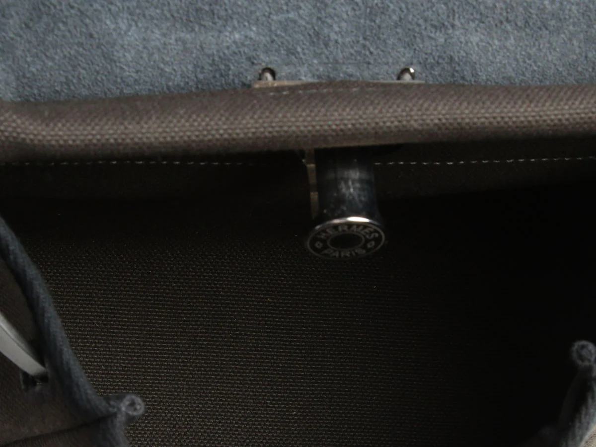 Hermès Mini Dark Bronze Military Toile and Noir Vache Hunter Herbag Zip - Image 9