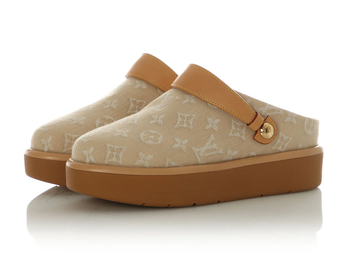 Louis Vuitton Beige Aspen Platform Closed Mules - Image 3