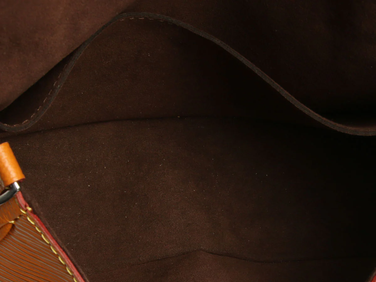 Louis Vuitton Gold Miel Epi Buci NM - Image 8