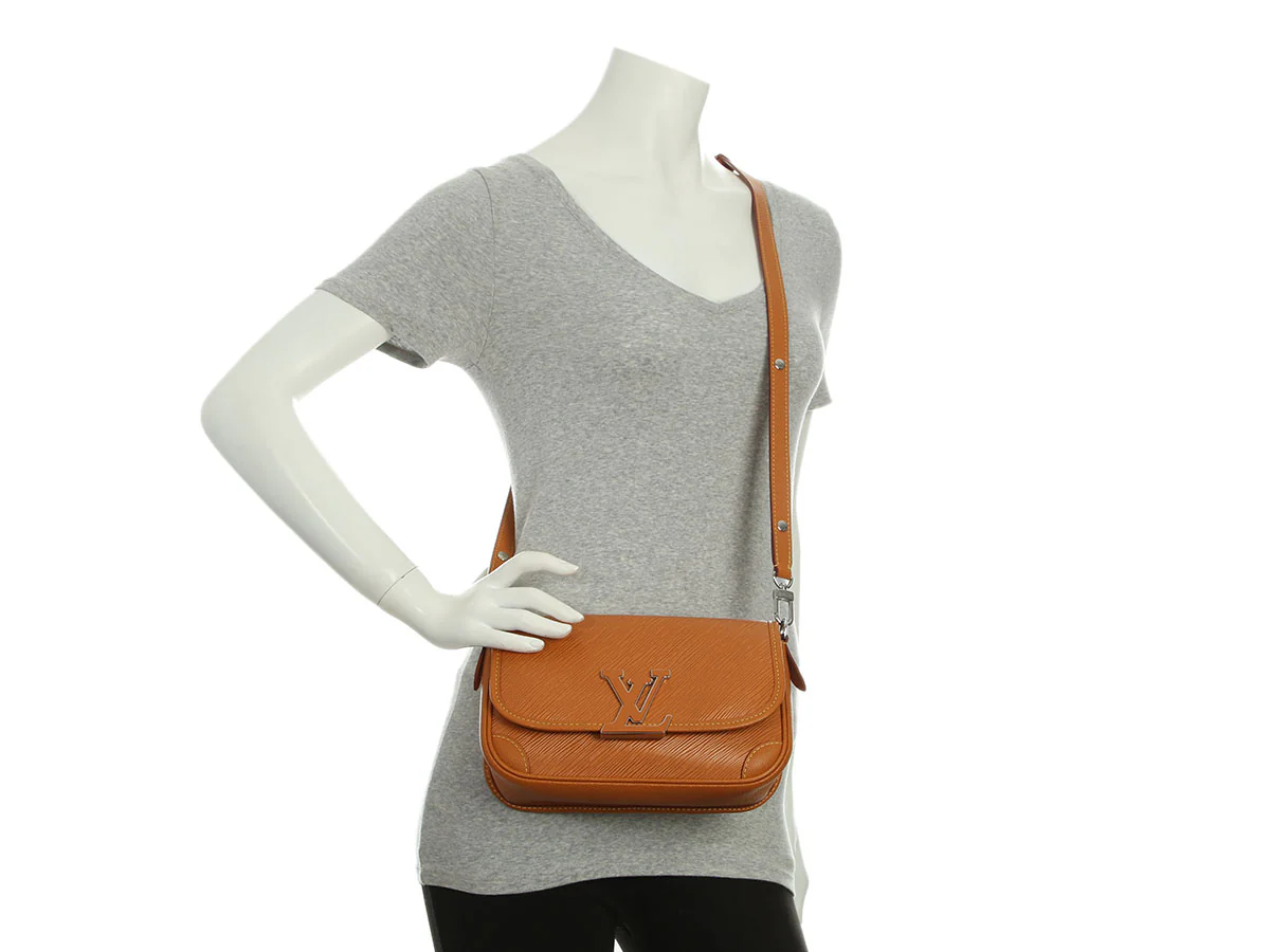 Louis Vuitton Gold Miel Epi Buci NM - Image 9