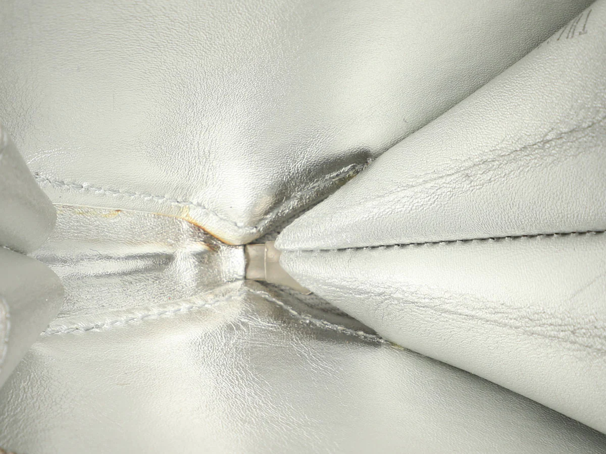 Louis Vuitton Silver Vernis Heart Coin Purse - Image 7