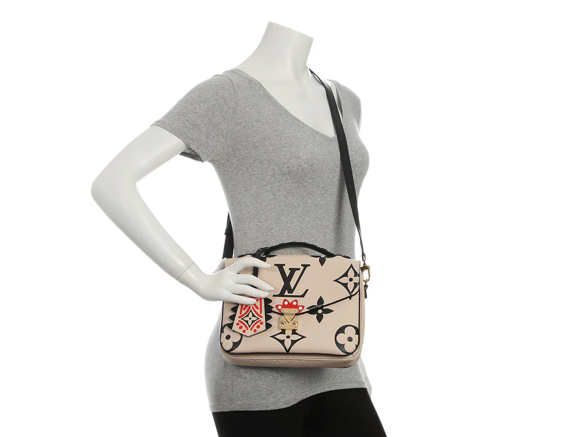 Louis Vuitton Giant Monogram Crafty Pochette Métis - Image 10