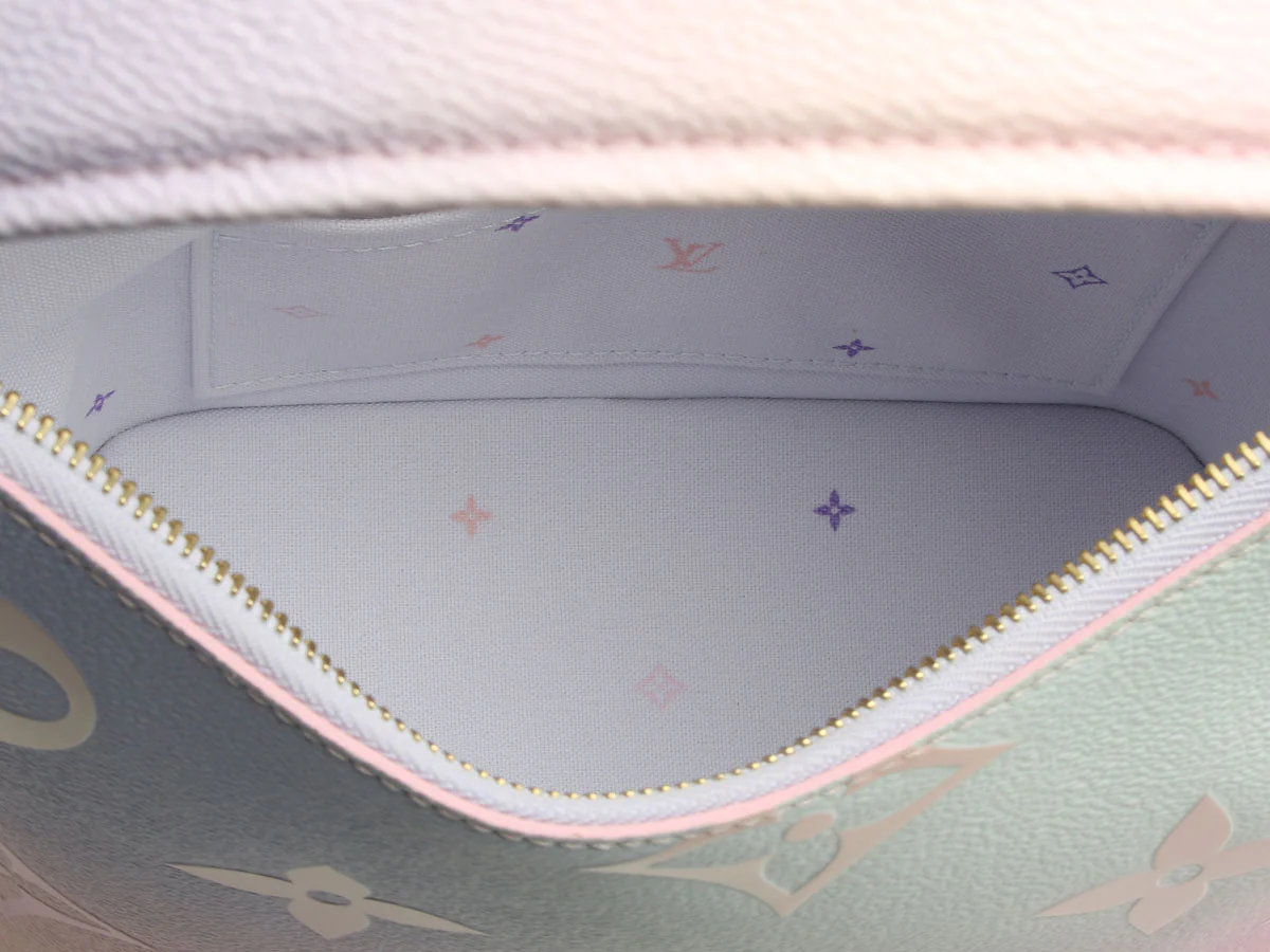Louis Vuitton Monogram Giant Spring in the City Sunrise Pastel Marshmallow PM - Image 9