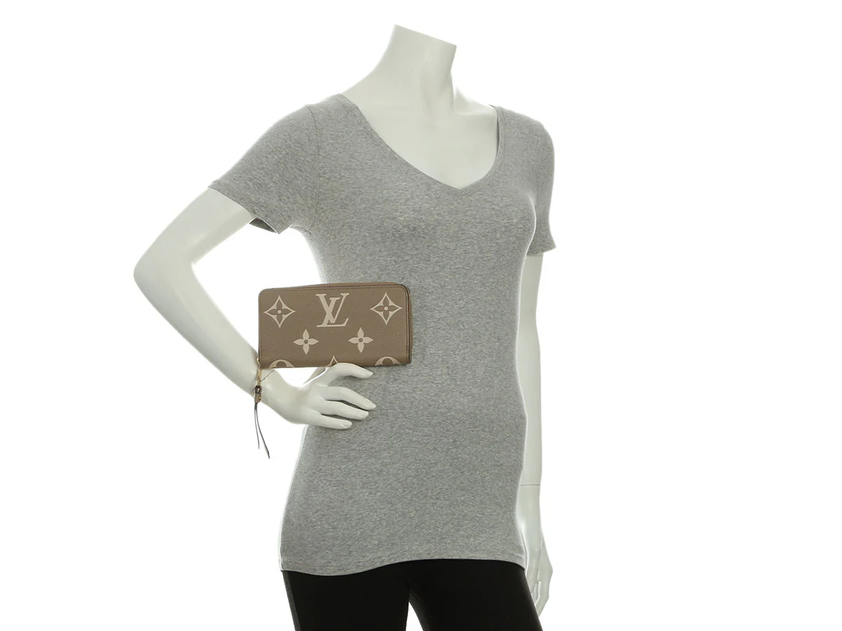 Louis Vuitton Dove and Cream Bicolor Monogram Empreinte Leather Zippy Wallet - Image 9