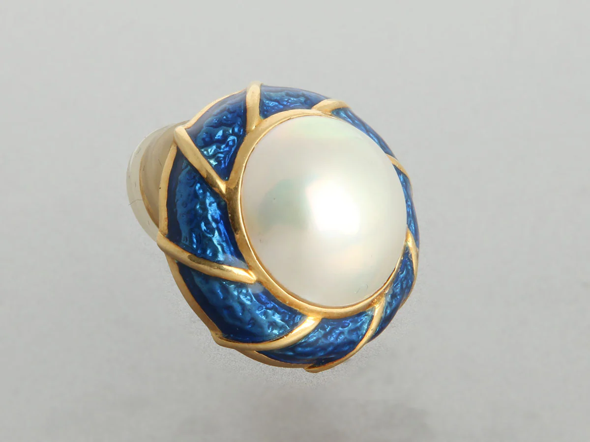 Tiffany & Co. Vintage 18K Yellow Gold Blue Enamel and Mabe Pearl Earrings - Image 4