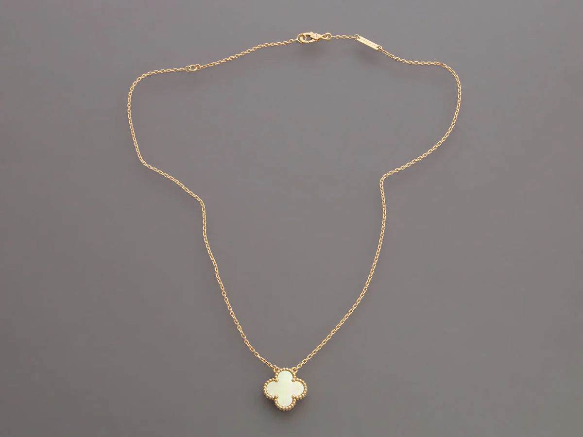 Van Cleef & Arpels LE 18K Yellow Gold MOP Princess Grace Vintage Alhambra Pendant Necklace - Image 3