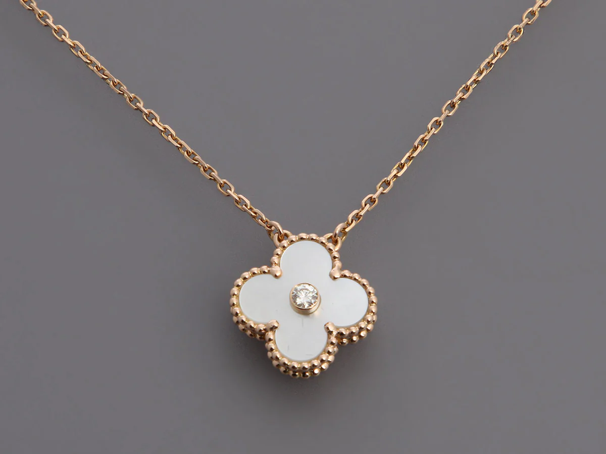 Van Cleef & Arpels 18K Yellow Gold MOP Vintage Alhambra 2012 Holiday Pendant Necklace - Image 2