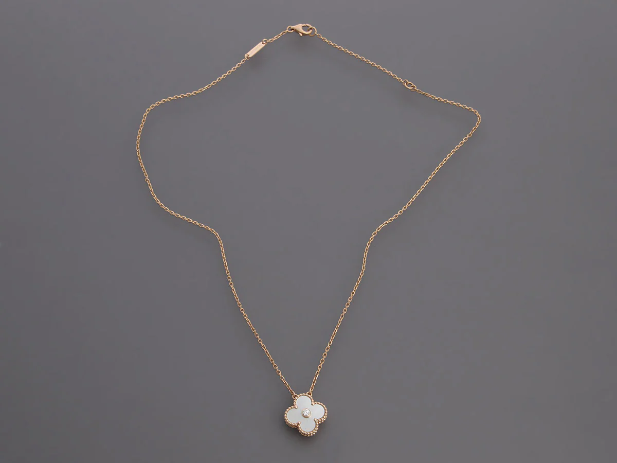 Van Cleef & Arpels 18K Yellow Gold MOP Vintage Alhambra 2012 Holiday Pendant Necklace - Image 4